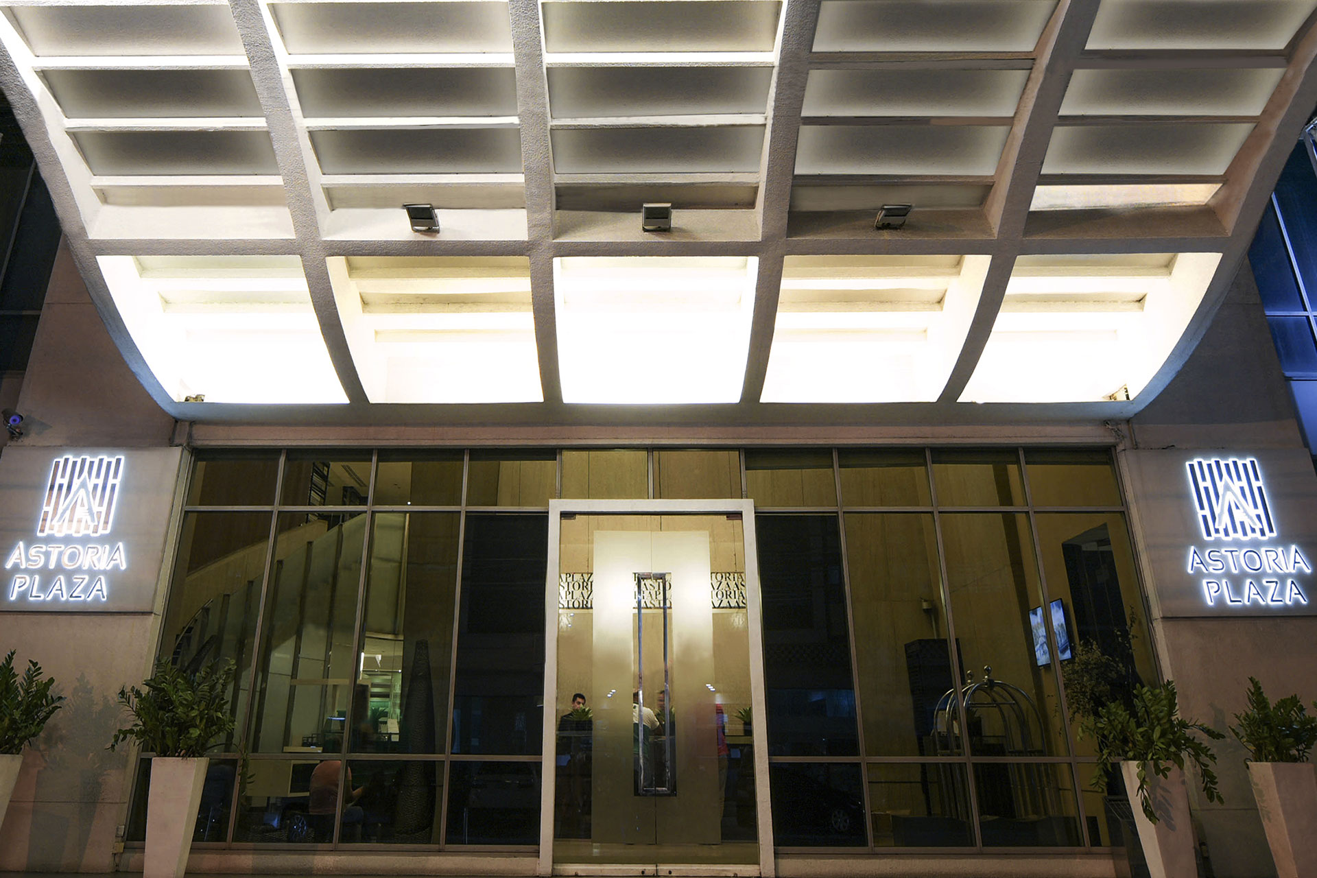 astoria plaza